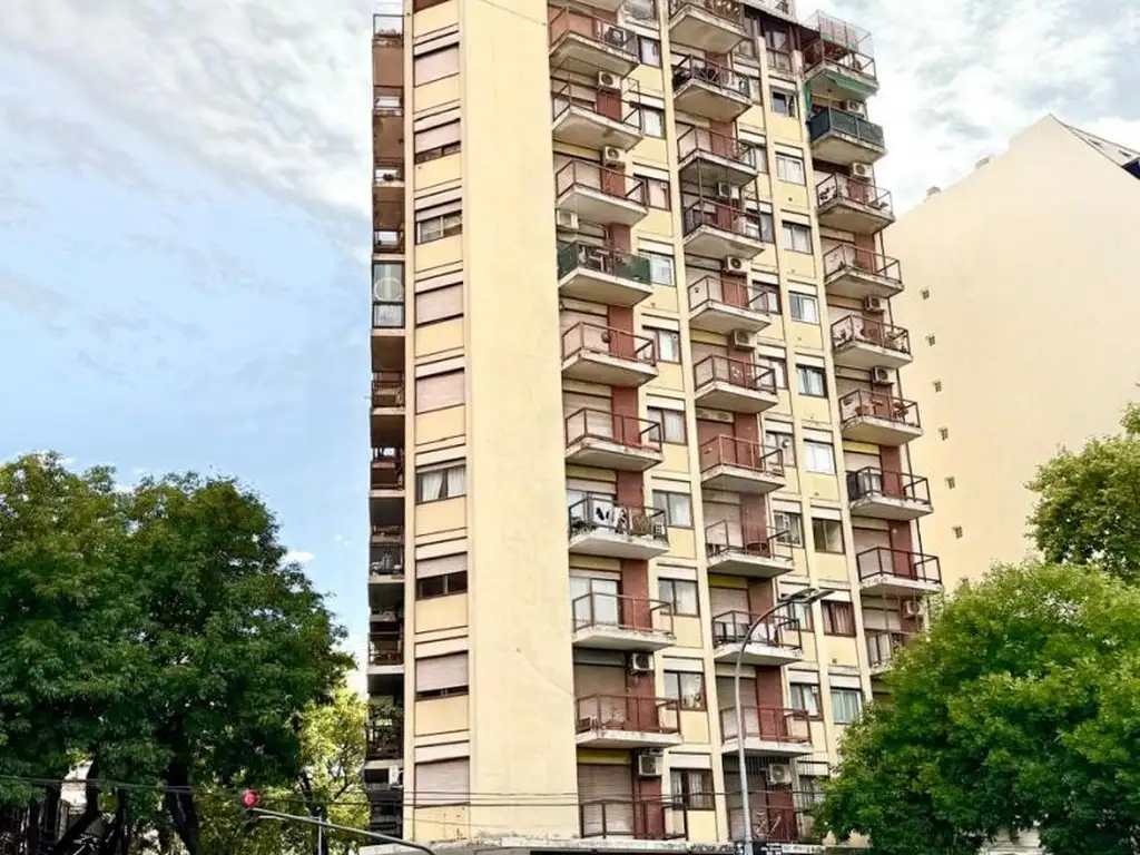 3 комнаты с балконом на улицу