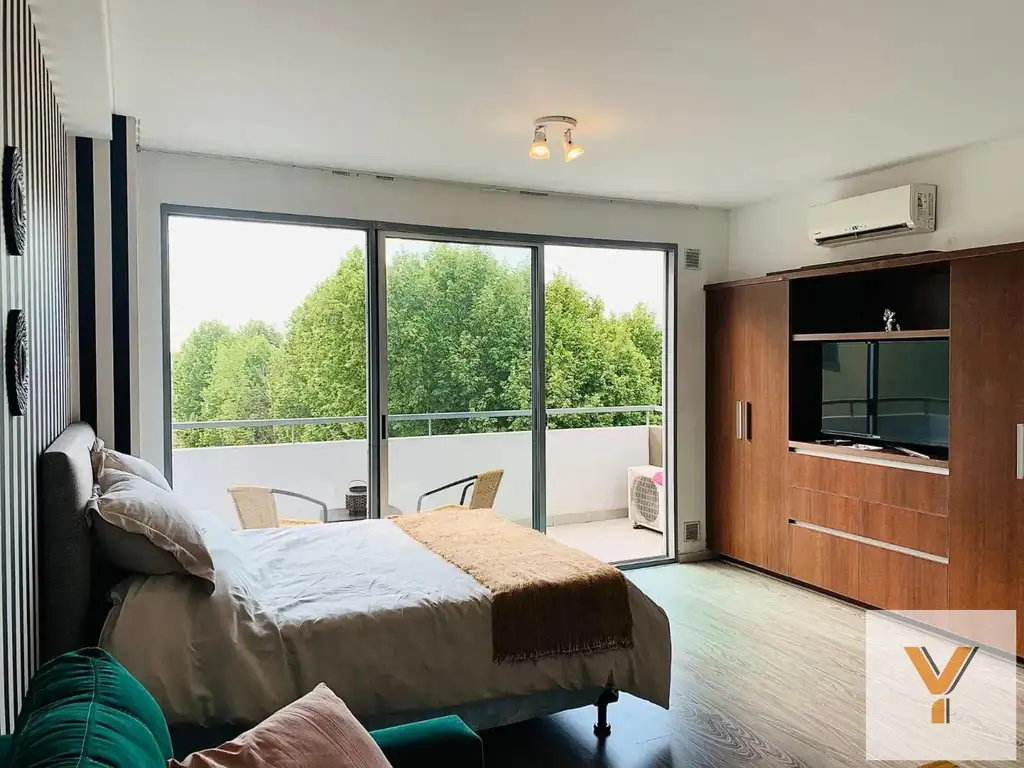 High floor with north balcony