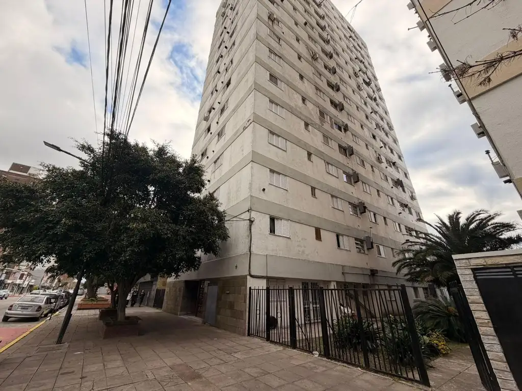 1 bedroom, kitchen with laundry