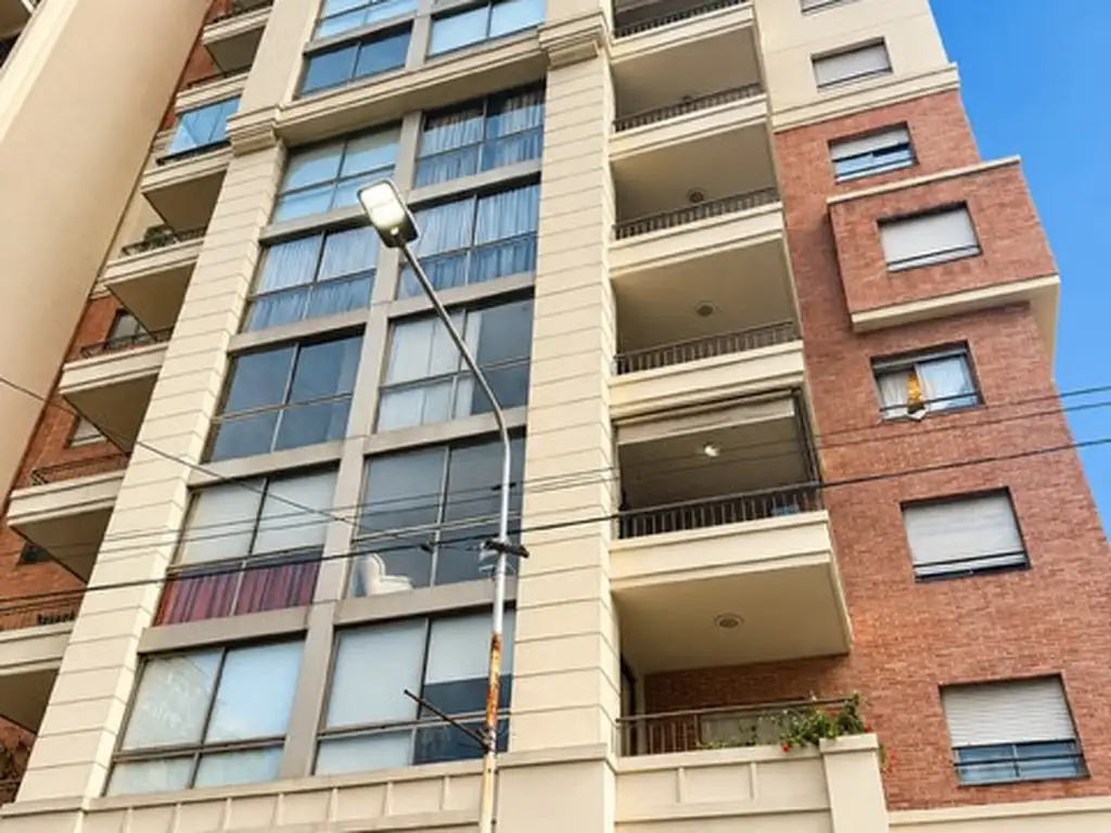 3-room apartment with balcony and parking