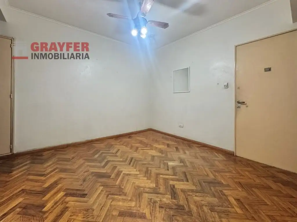 Barrio Norte, parquet y cocina a gas