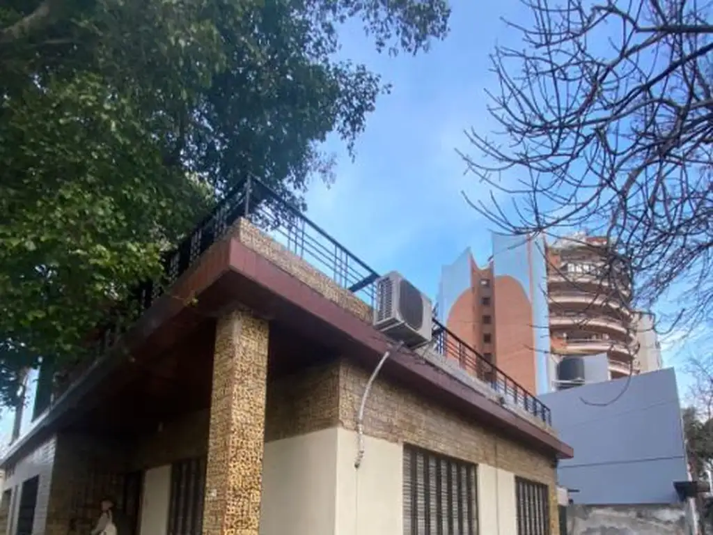 Morón house with terrace and garage