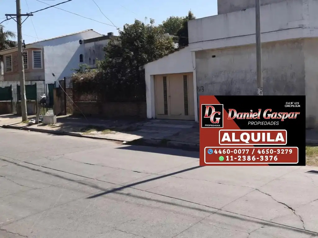 Casa 3 ambientes, jardín y quincho