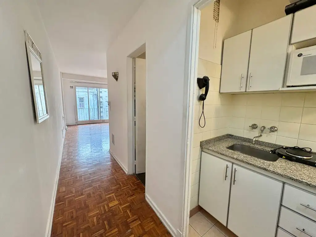 8th-floor studio, AC