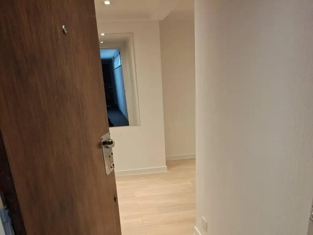 4-bedroom, 3-bath 5-room apt
