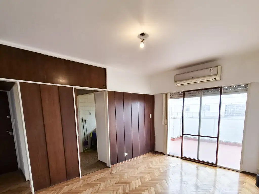 3 bedrooms, front balcony