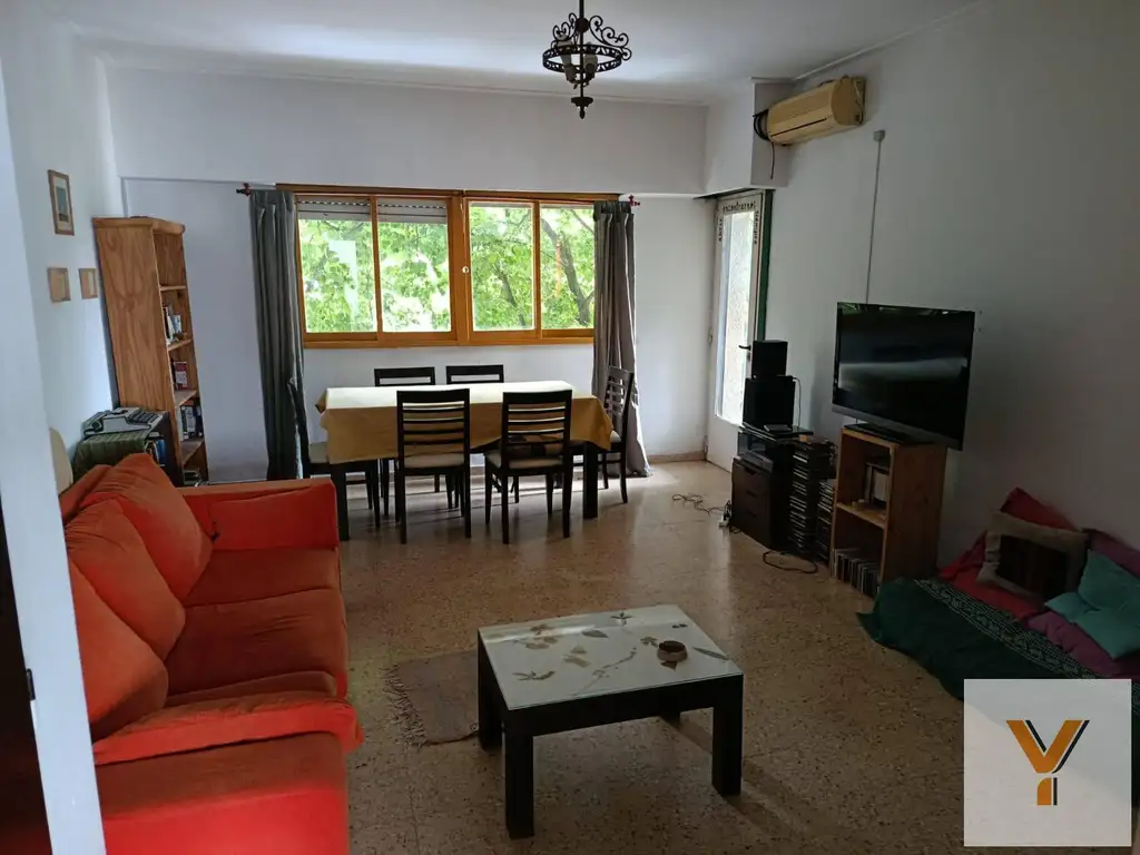 2 dormitorios amoblado, balcón
