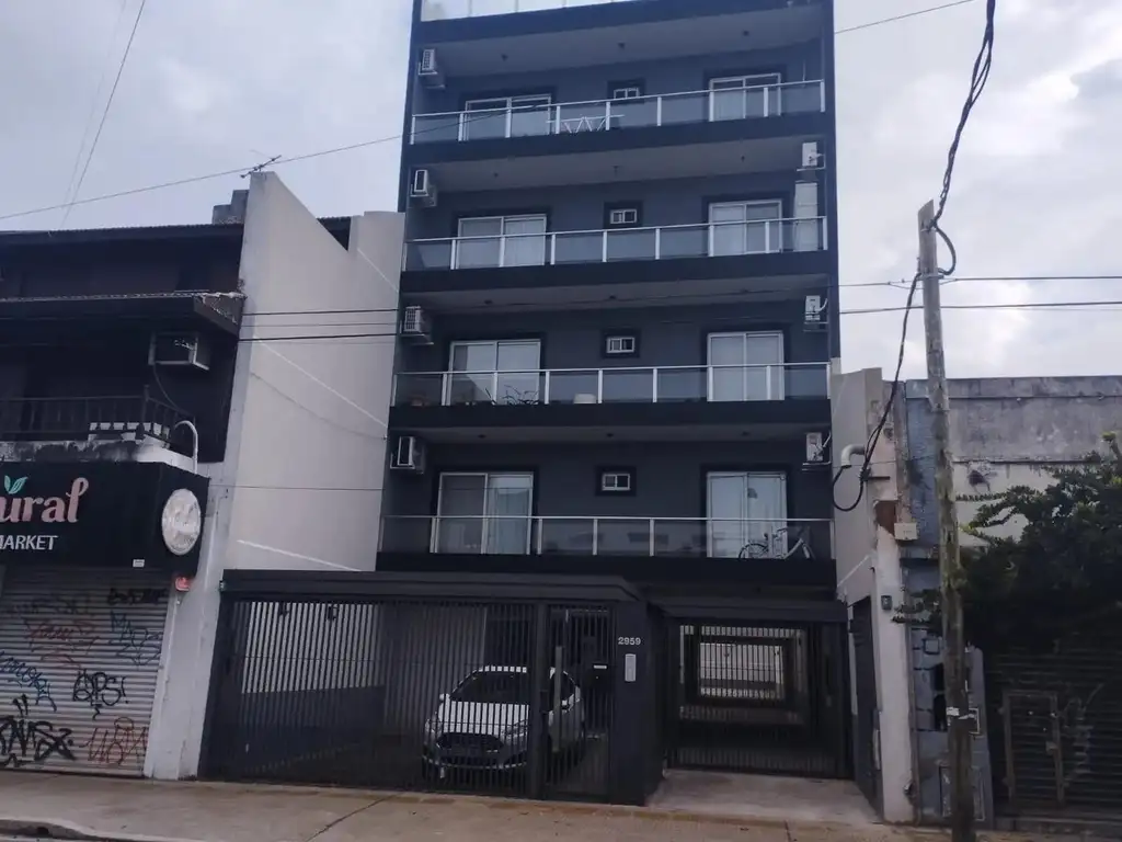 Duplex com vaga e varanda