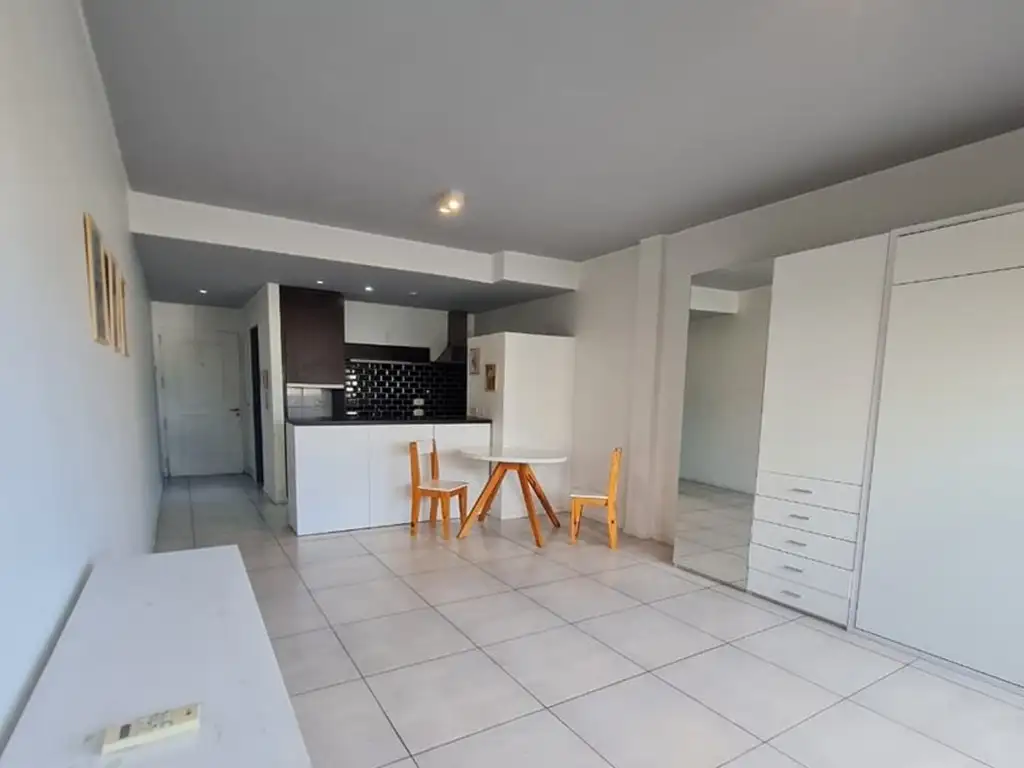 Monoambiente con balcón 5 m²