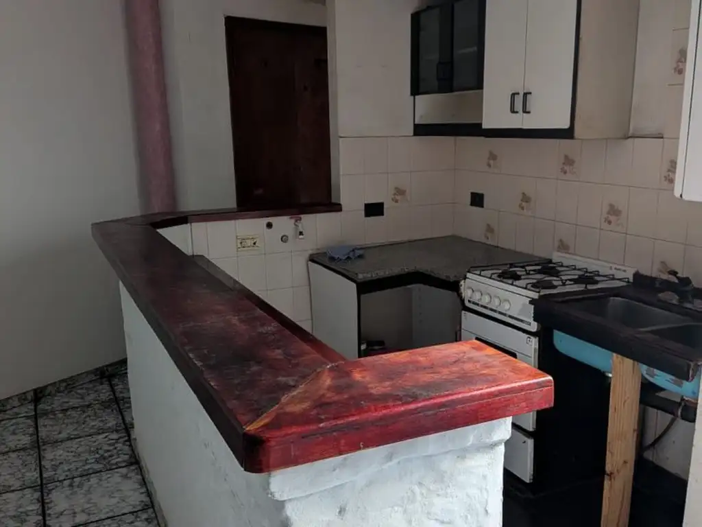 1 bedroom, kitchen island