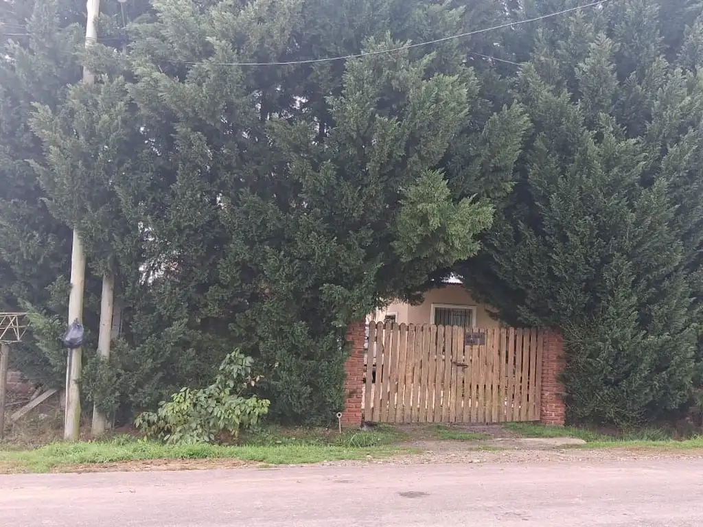 Casa com pátio, piscina e quincho