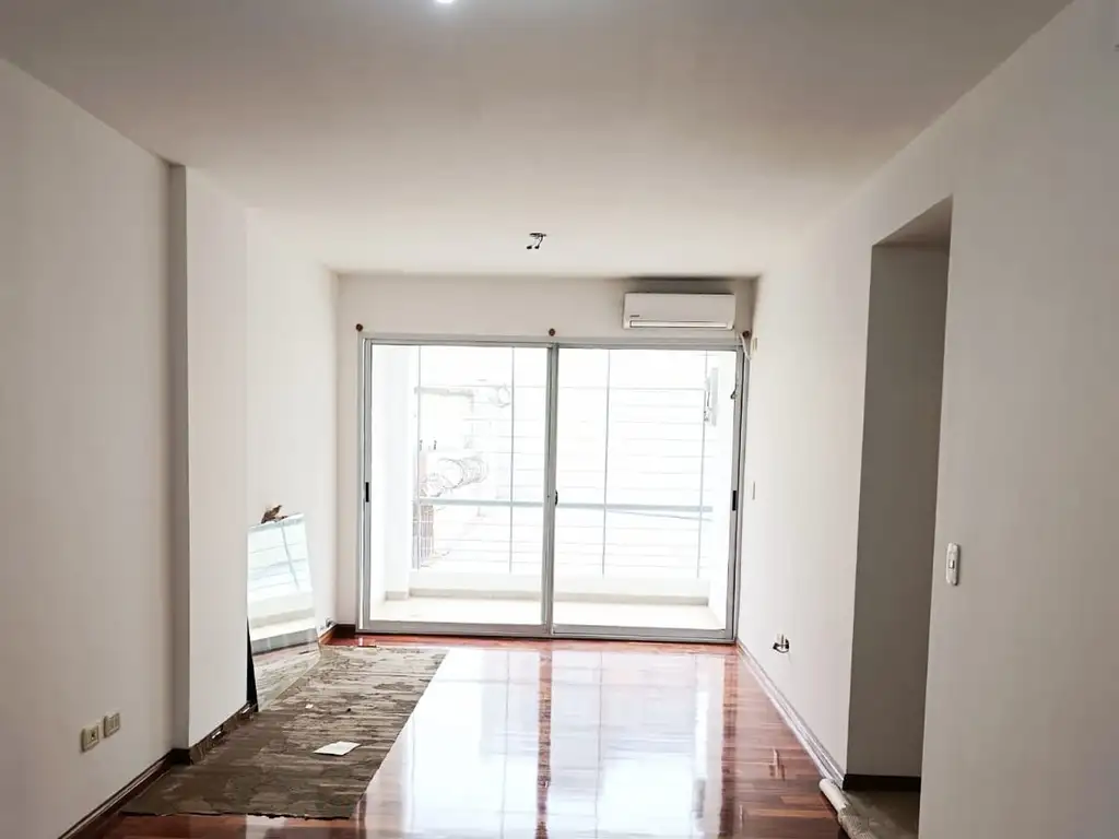 2 quartos, 2 banheiros e vaga coberta