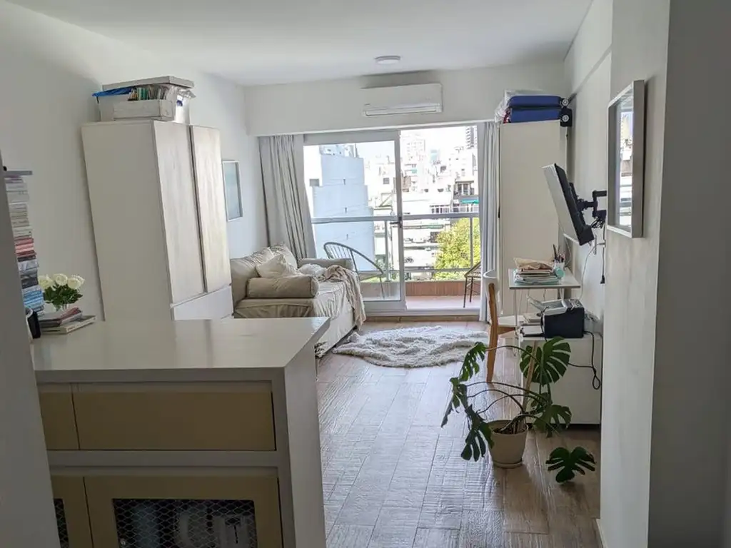 Studio with balcony in Recoleta