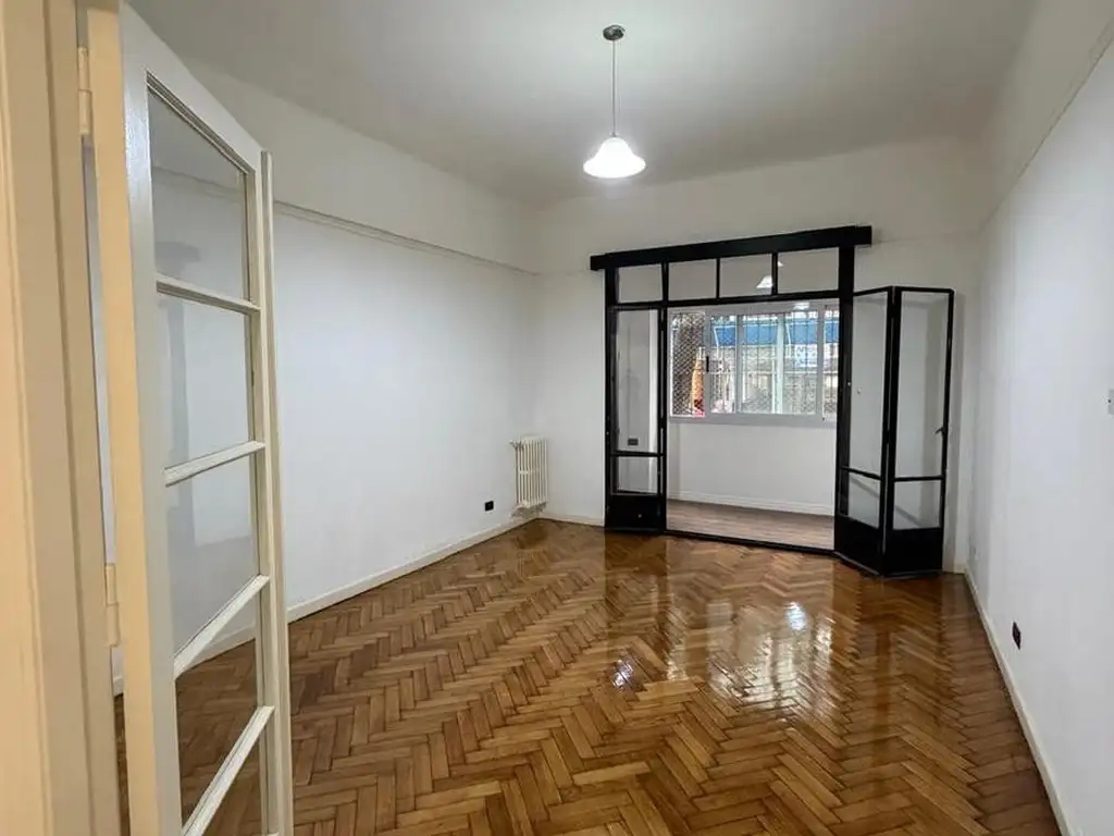 Caballito, front-facing balcony