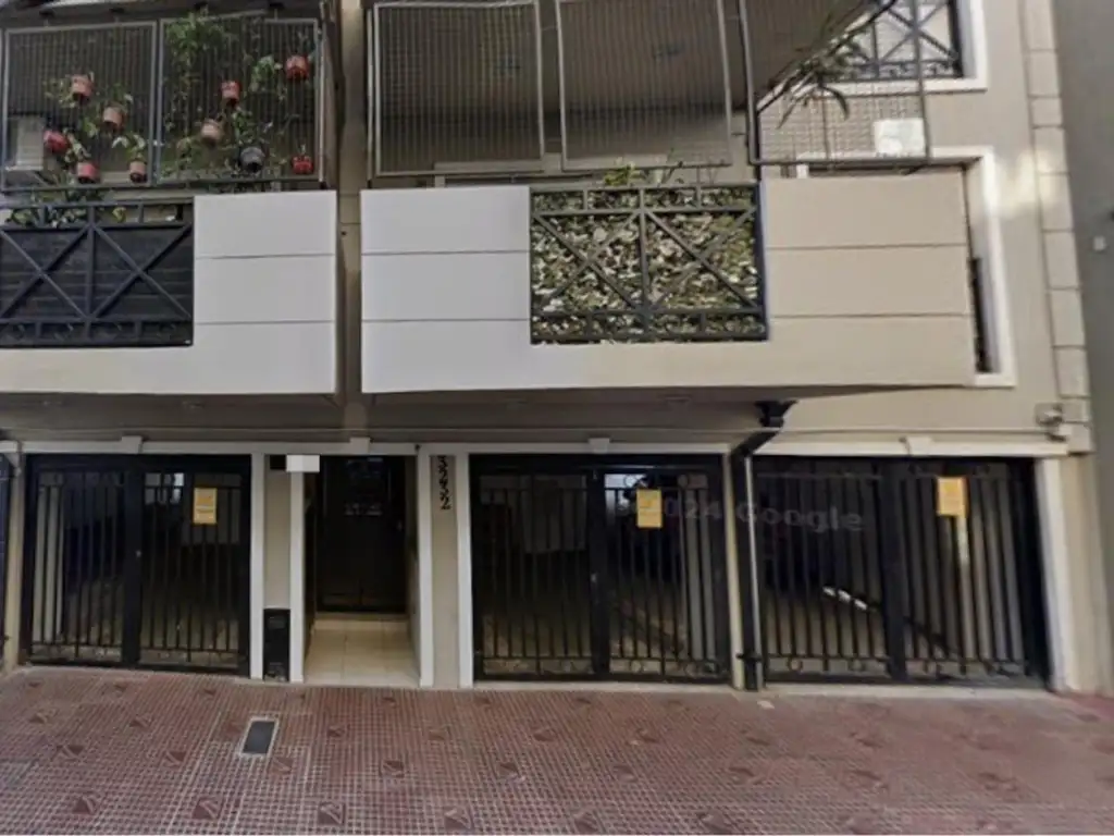 Apartment with balcony and A/C