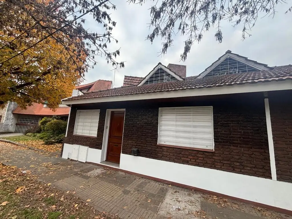Casa en Alquiler en Adrogue, Partido de Almirante Brown