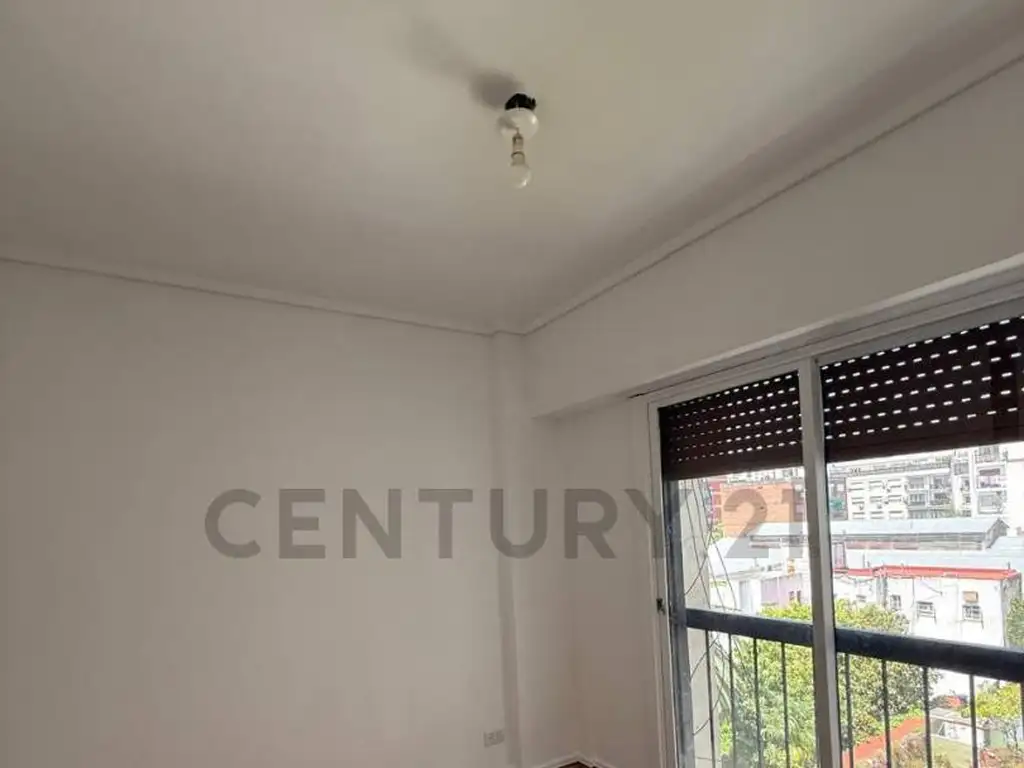 Renovated 1BR-style 2-room unit