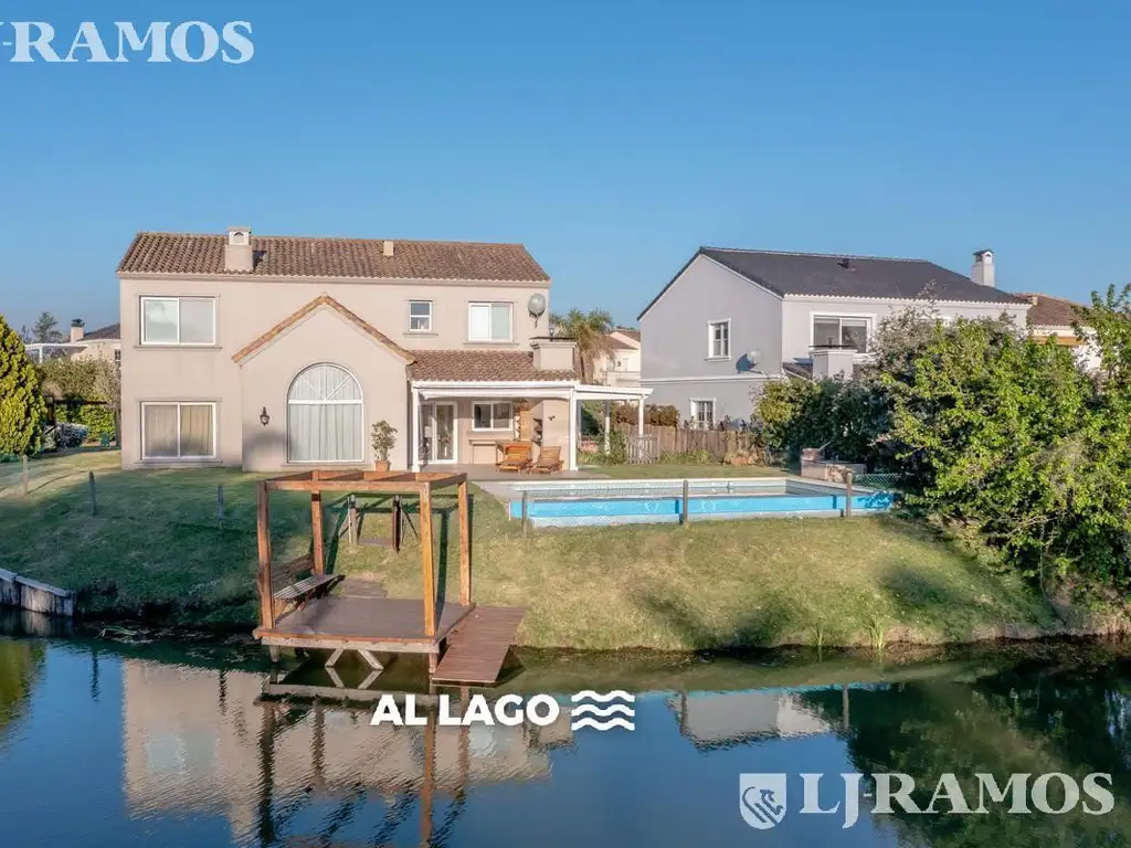 Casa com 4 quartos, piscina e churrasqueira