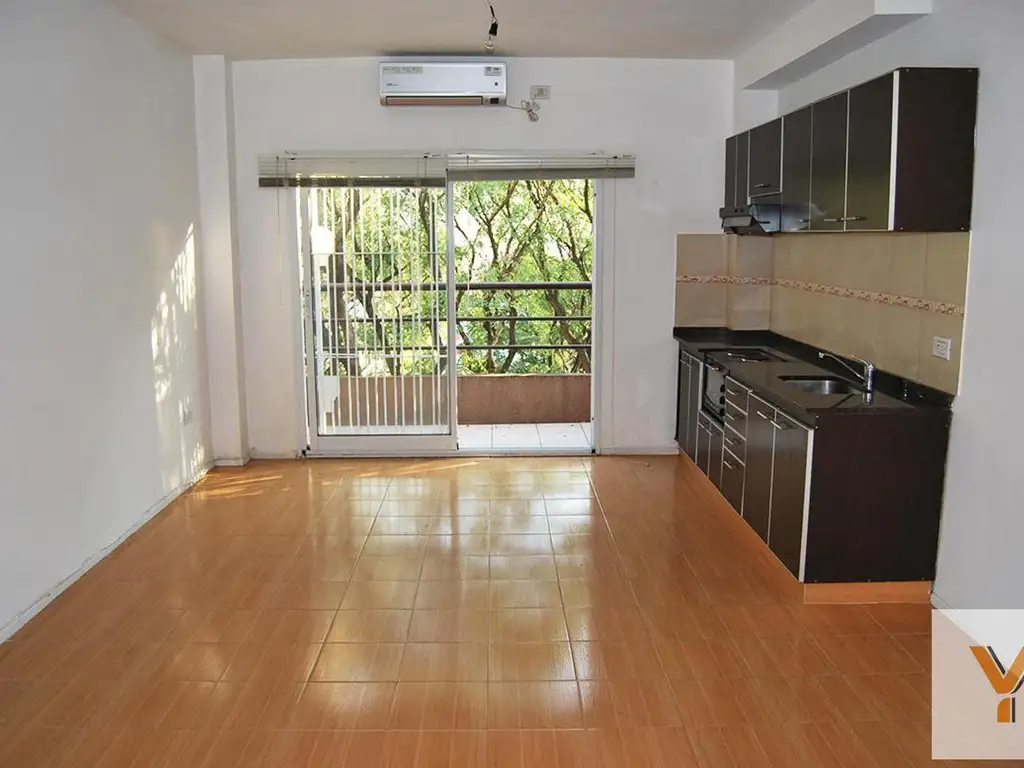 High floor with north balcony
