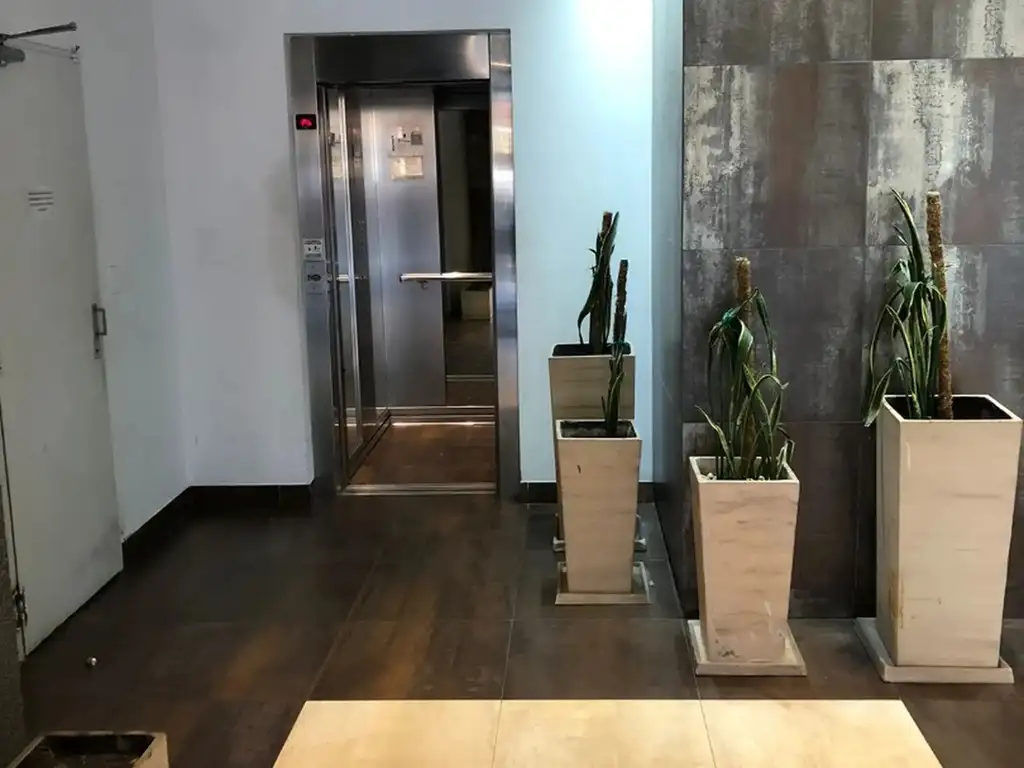 2 ambientes con balcón y A/C