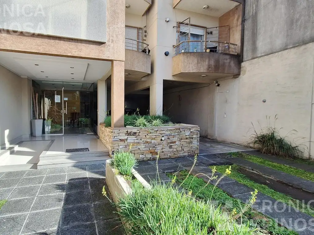Monoambiente con balcón y vista
