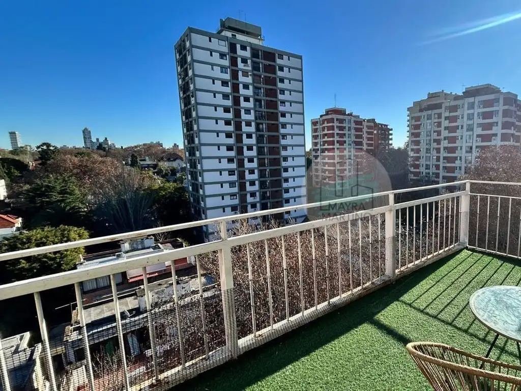 High-floor balcony terrace