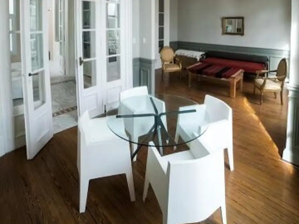 Dúplex 80 m², techos altos