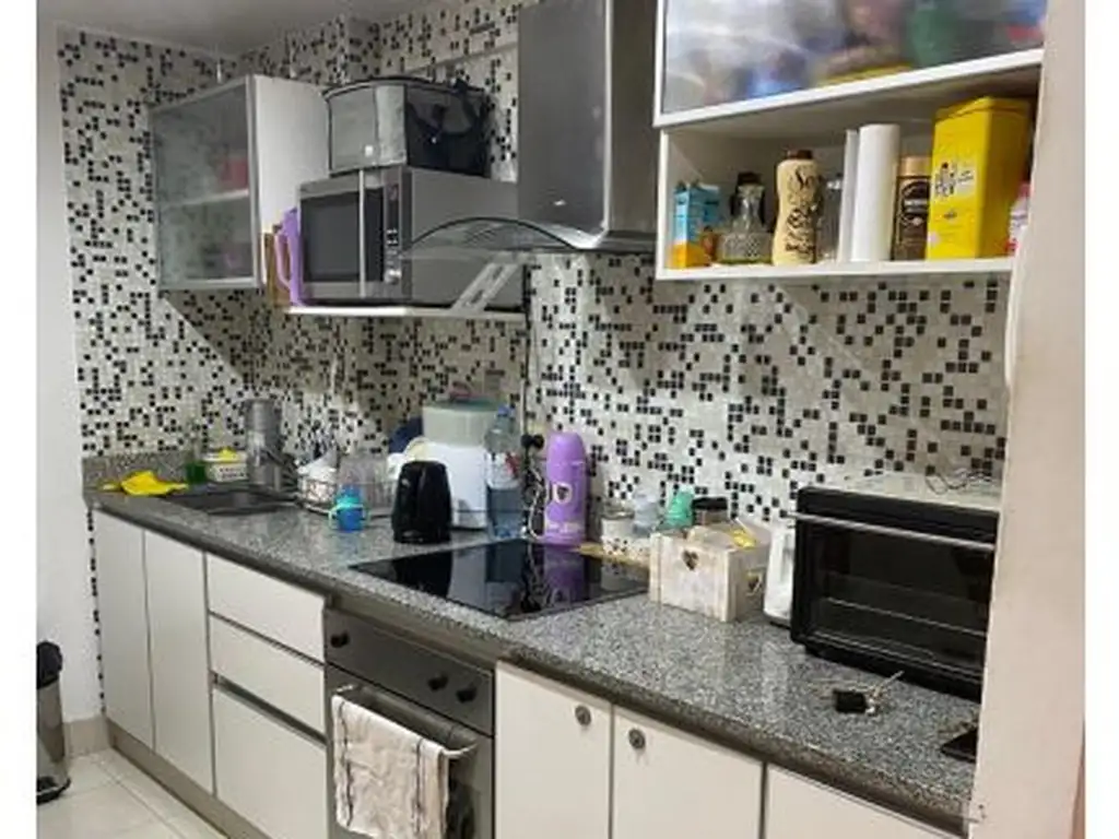 3-room unit with private grill
