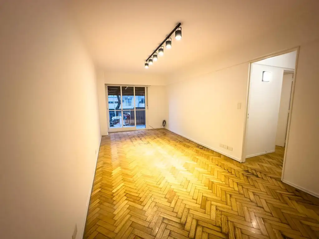 Palermo, parquet y cocina reciclada