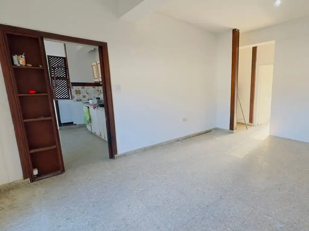 Apartamento com 3 quartos e varanda