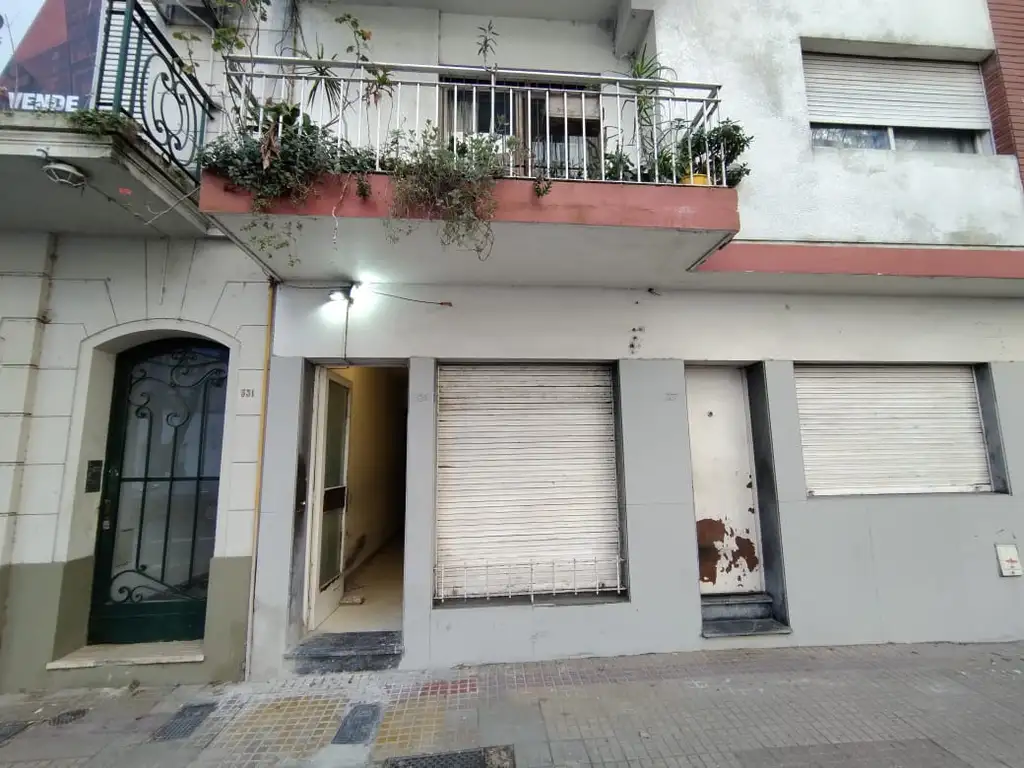 Térreo, 2 quartos, pátios