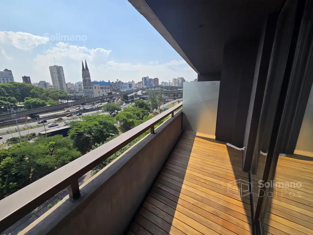 Monoambiente con balcón, amenities