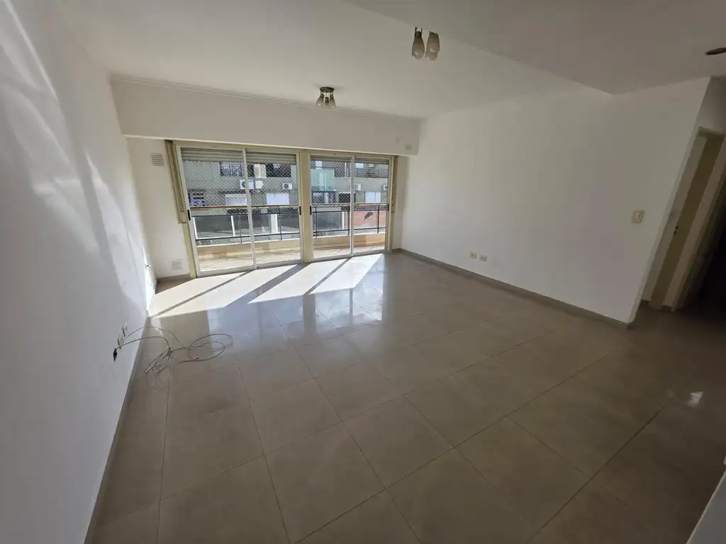 3 ambientes con balcón