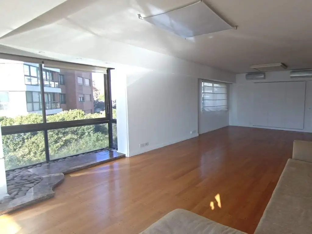 180 m², jardín y pileta
