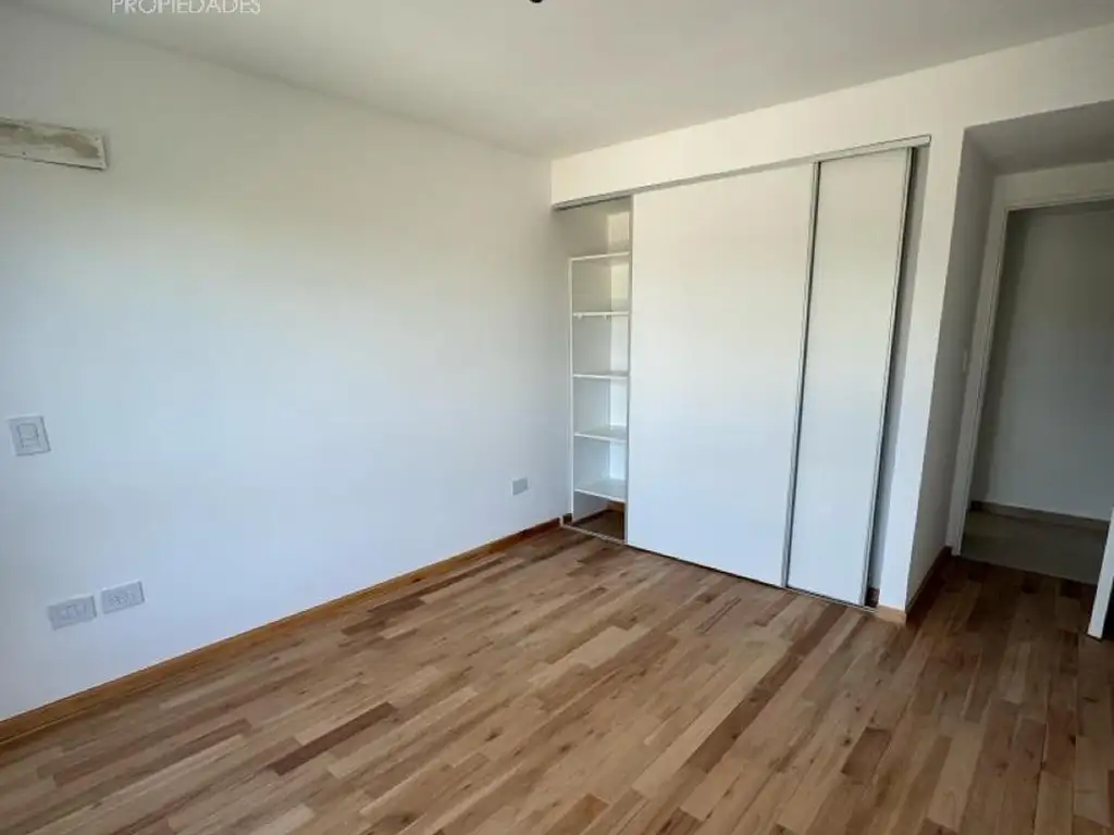 2-room apartment with covered parking
