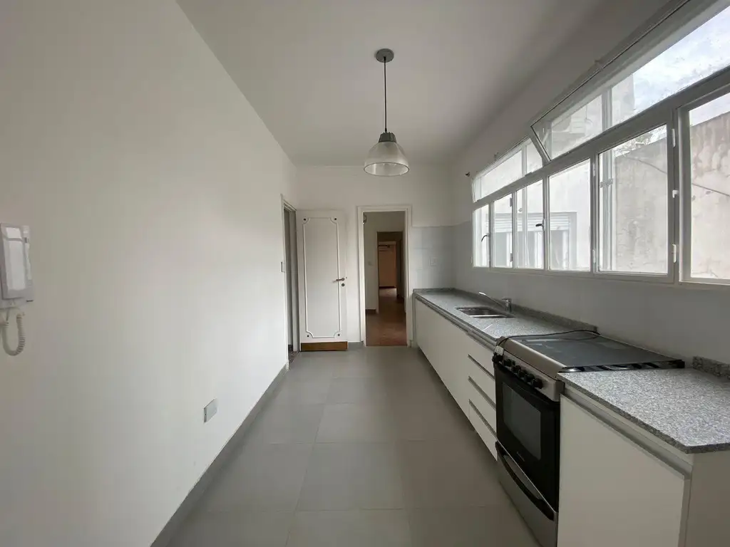 Caballito 3BR with balcony