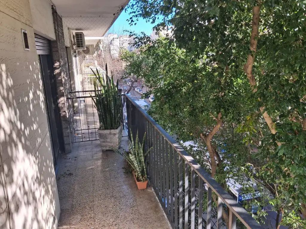 4to piso al frente con balcón corrido