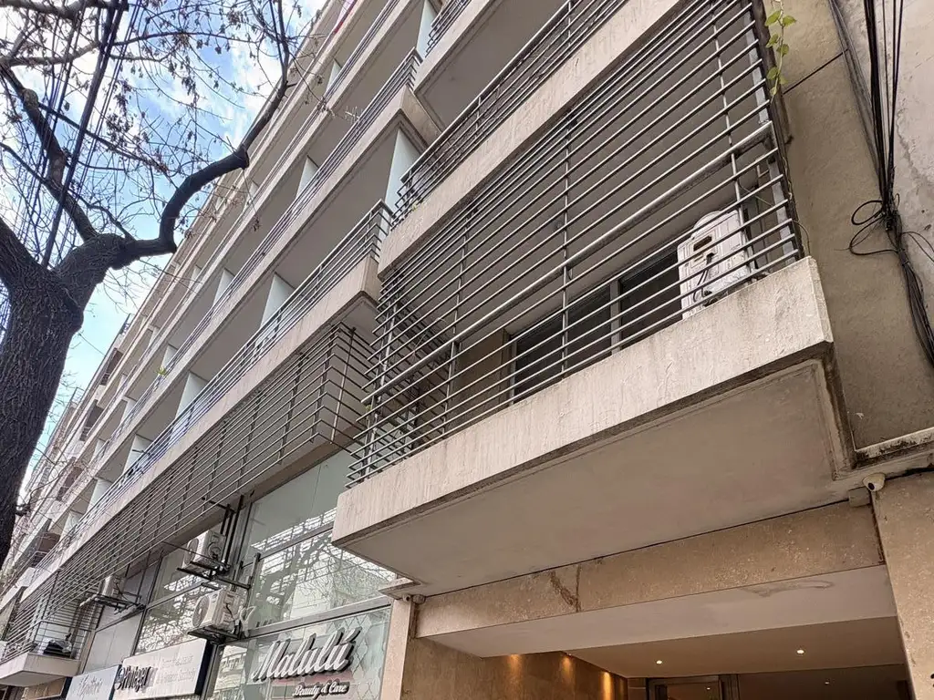 Monoambiente con balcón en Belgrano