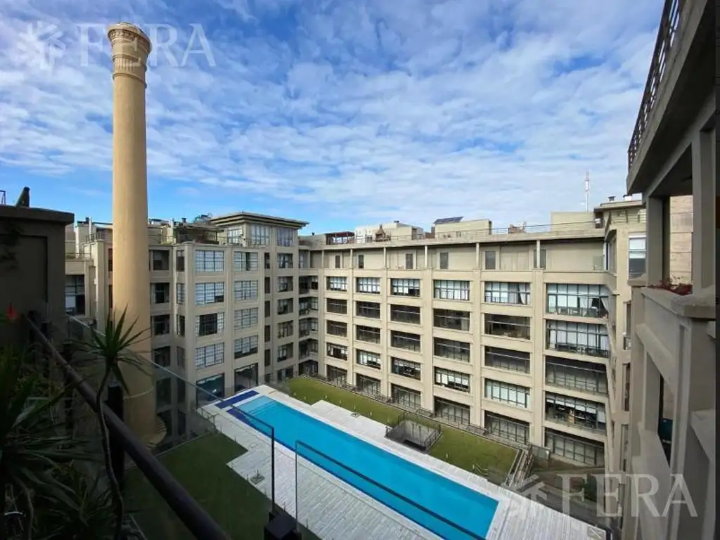 Loft amoblado con balcón