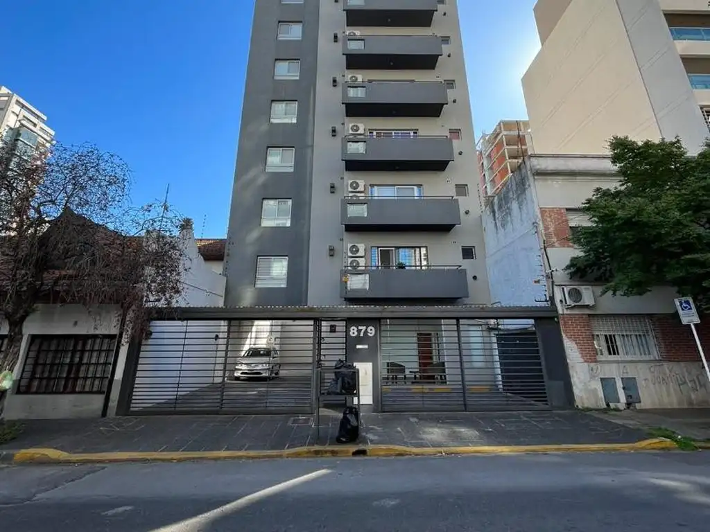 Balcón, aire frío-calor, cochera