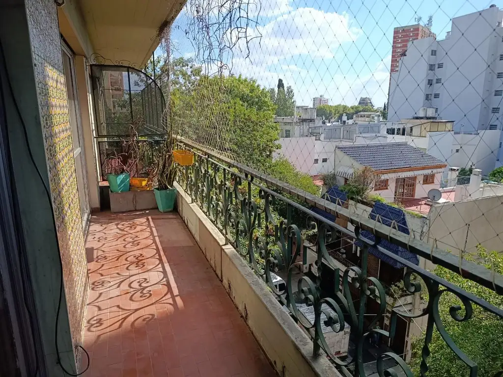 4to piso con balcón y cochera