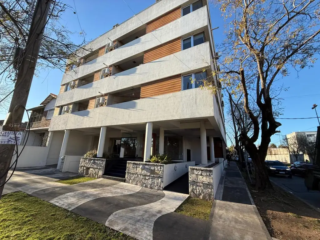 2 suites with balcony and parking