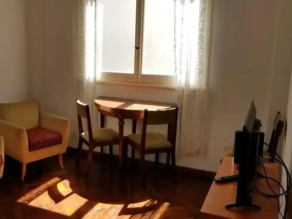 Retiro com terraço, mobiliado