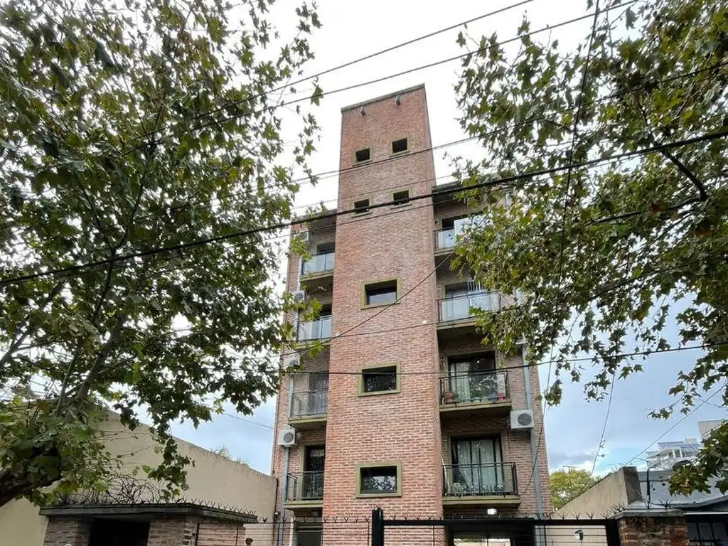 2-room unit with parking and balcony
