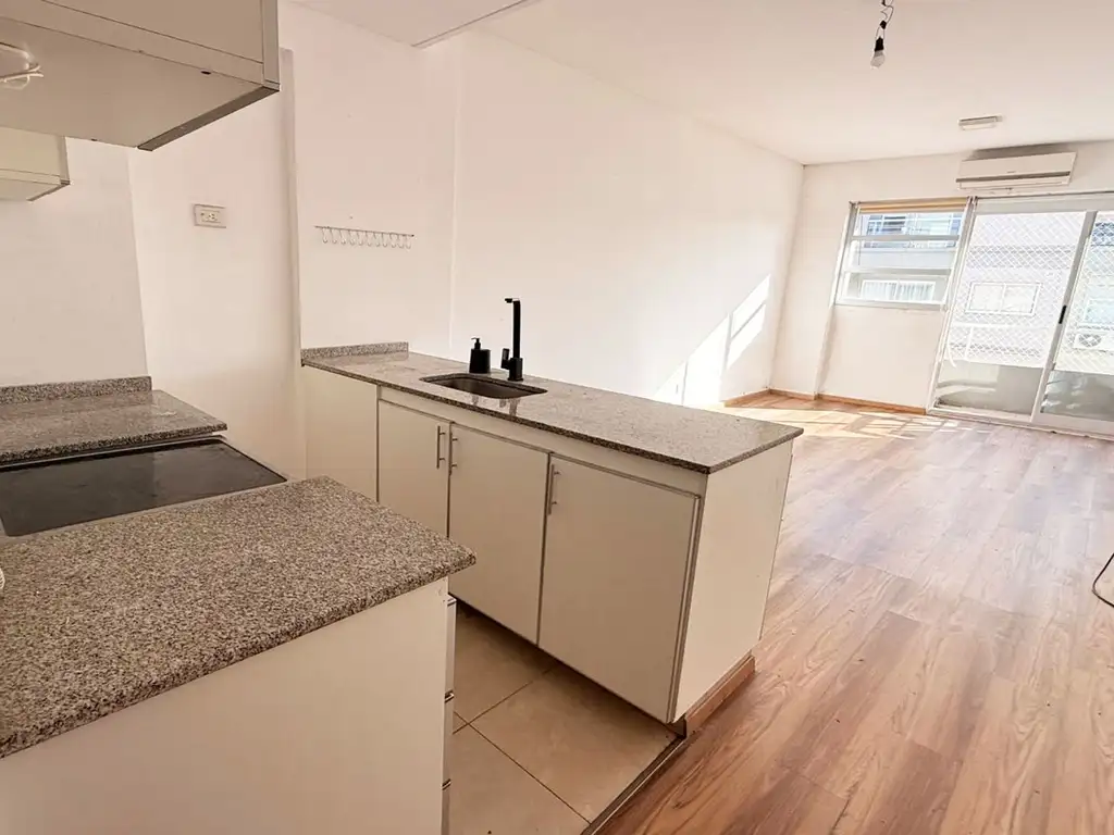 Studio 34 m² with balcony