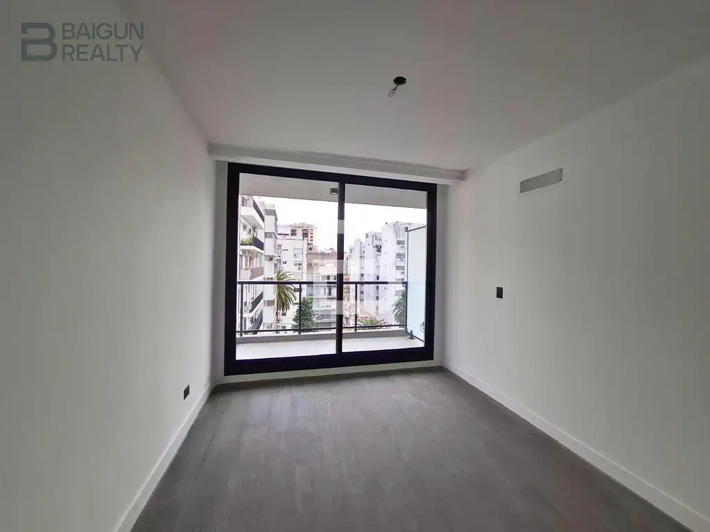 Studio with balcony, 8th floor