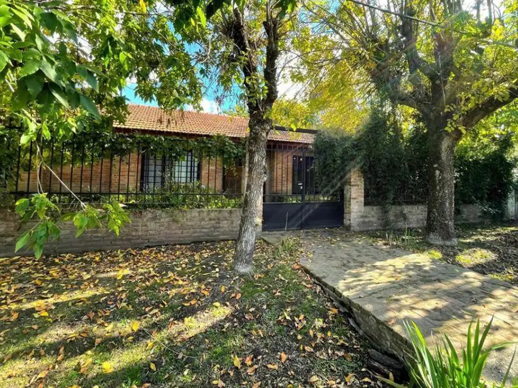Casa em Los Mirasoles com piscina