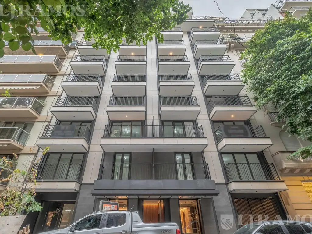 Semipiso con 2 suites y cochera