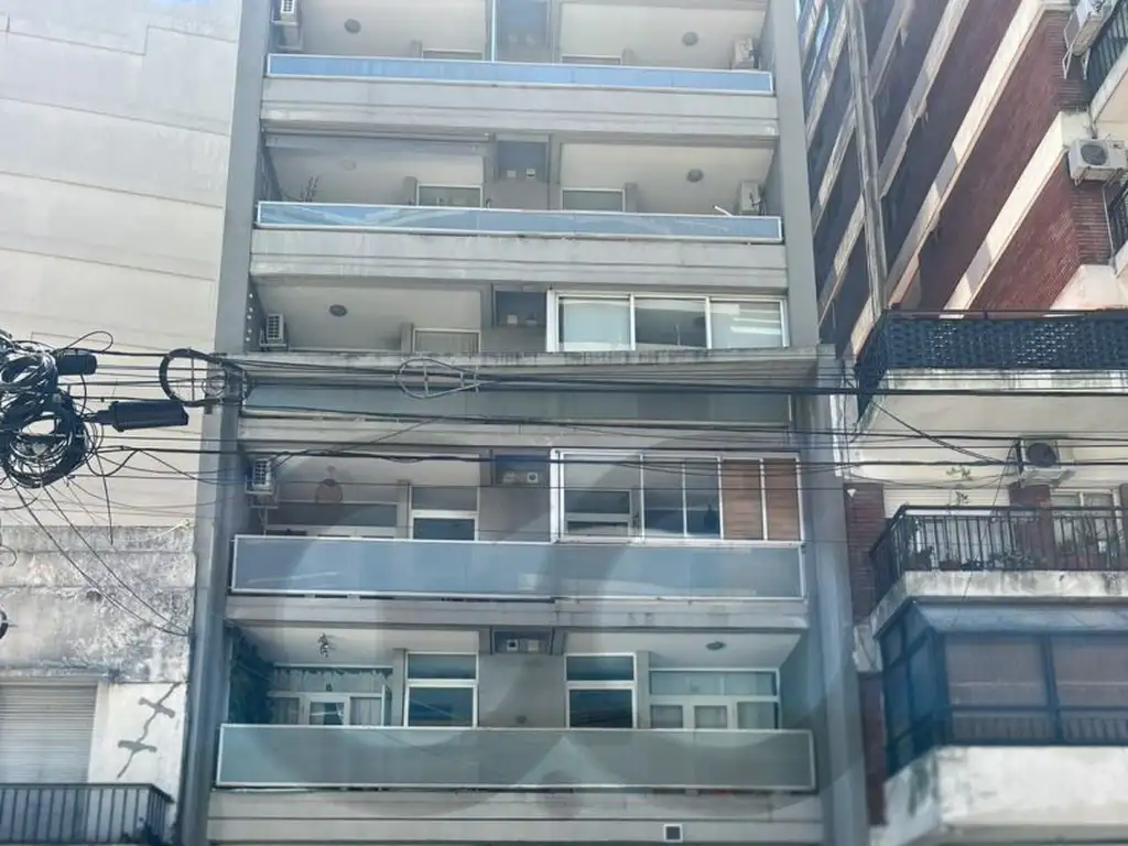 Студия с перегородкой и балконом