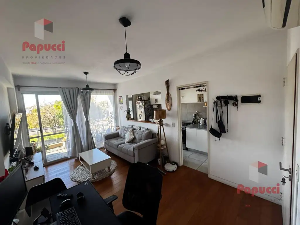 2 ambientes con cochera y balcón
